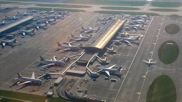 Heathrow už není největší letiště v Evropě. Předstihly ho Paříž a Amsterdam