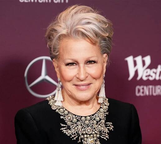 Celebs Who Admitted They Got Plastic Surgery: Ronnie Ortiz-Magro, Ariel Winter, Courteney Cox, More Bette Midler hanging pearl earrings