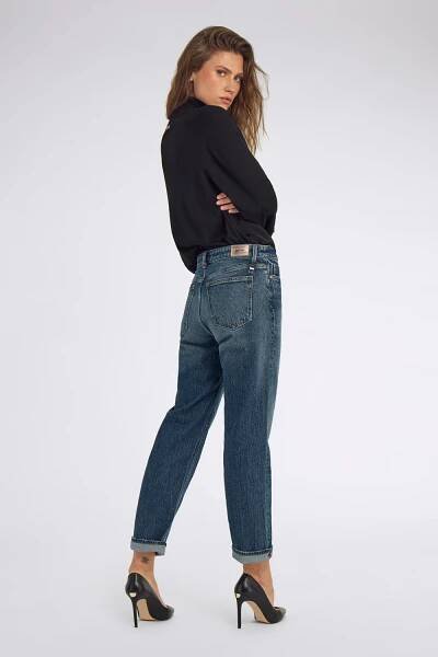 BETH 15MD - Women's Slim Fit Jeans - secondary image