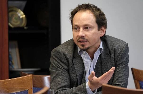 MODRÝ KOCOUR ZŮSTÁVÁ ŽLUTOMODRÝ A MYSLÍ NA OSTATNÍ ZVÍŘATA! PROGRAM FESTIVALU A ROZHOVOR S MARIO KUBAŠEM - Turnovsko v akci