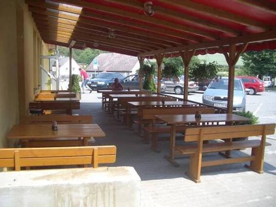 Zámecká restaurace a penzion Úsov | Eventino.cz