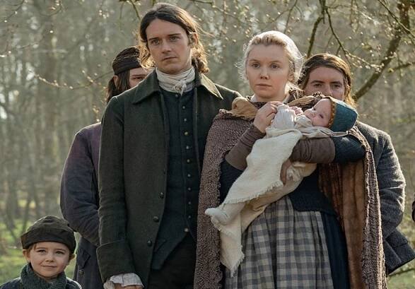 outlander-cesar-domboy-lauren-lyle