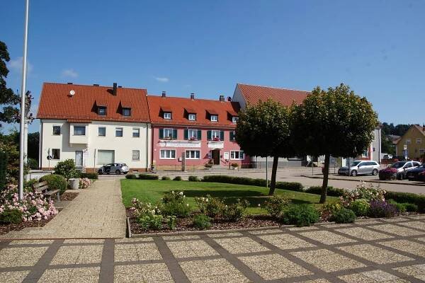 Soubor:Wackersdorf 008.jpg – Wikipedie