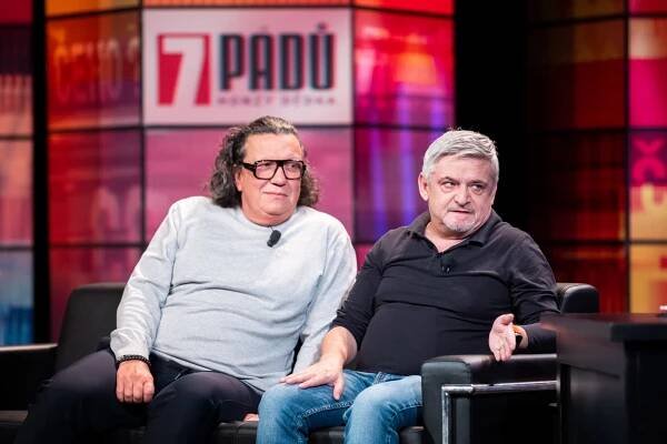 Richard Genzer s nerozlučným parťákem Michalem Suchánkem v pořadu 7 pádů Honzy Dědka. 