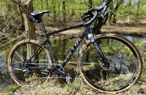 Test: Kellys Soot 90 – overený gravel tentokrát v karbóne | MTBIKER magazín