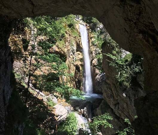 Tscheppaschlucht in Kärnten – Einzigartiges Naturerlebnis mit spektakulärem Tschauko-Wasserfall – Kärnten Guide