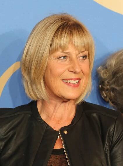 Mona Seefried – Wikipedia