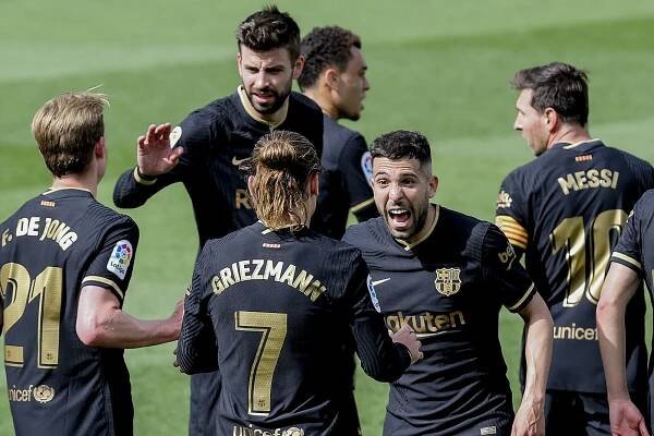 Drama ve Španělsku. Barcelona, Real i Sevilla se přiblížily k prvnímu Atlétiku