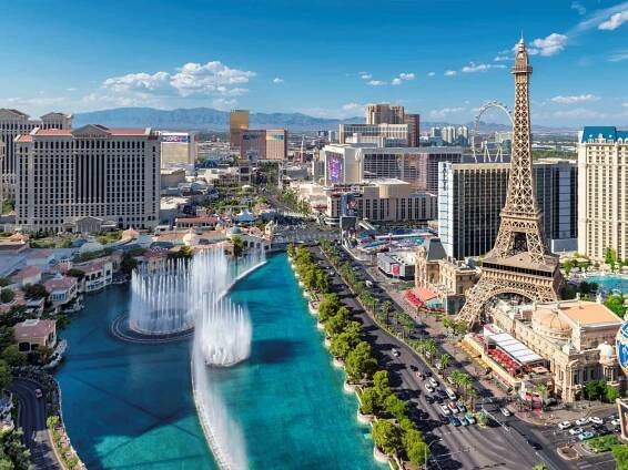 Breathtaking Night View of Vibrant Las Vegas