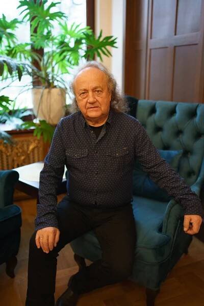 Józef Skrzek — The Voyage is a live performance of projections and music, combining the visual artistry of Jan Sawka with