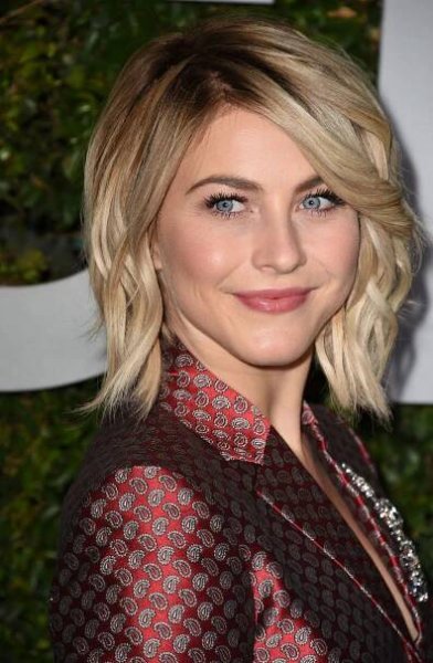 Julianne Hough Debuts New Pink Hair Color