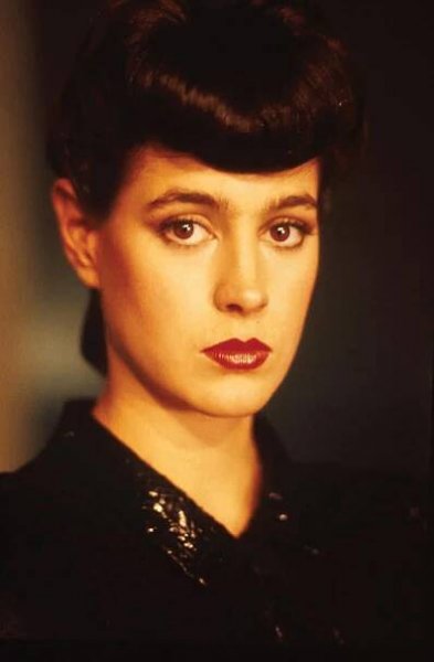 Sean young in blade runner  1982