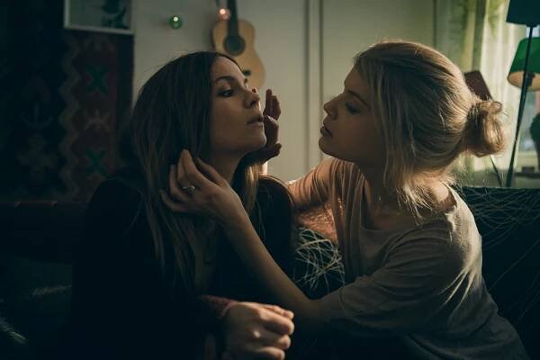 Ivalo - Kellari - Z filmu - Pihla Viitala, Alina Tomnikov