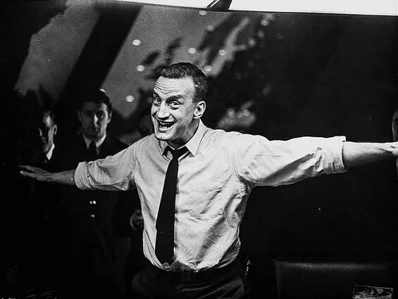 Dr. Divnoláska aneb Jak jsem se naučil nedělat si starosti a mít rád bombu - Z filmu - George C. Scott