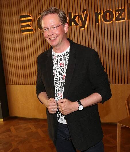 Zhroucení už netají: Táta zemřel na rakovinu slinivky, ta se na rozdíl od psychiky léčit nedá, řekl známý moderátor