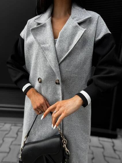Šedý kabát KORUNY s černými rukávy | Erika Fashion