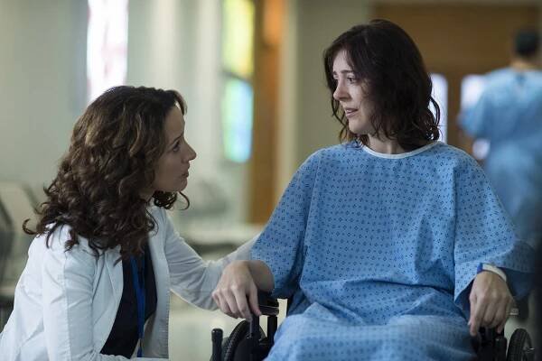 Proof - Memento Vivere - Z filmu - Jennifer Beals, Abby Miller