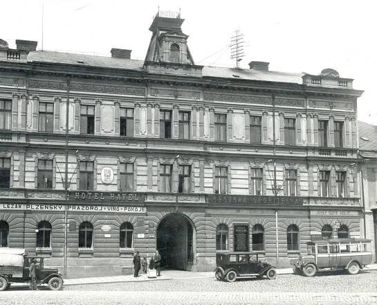 Z archivu Rychnova: Zavzpomínejte na nemocnici, zámek, hřiště i spořitelnu