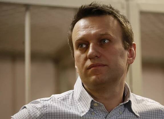 Ruský opozičný líder Alexej Navalnyj je v bezvedomí v nemocnici, jeho spolupracovníci hovoria o otrave....