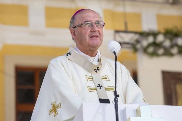 Kardinál Duka končí. V čele biskupů ho po deseti letech vystřídá Graubner