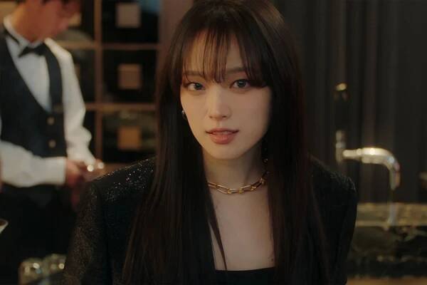 Chun Woo-hee as Lee Ro-woom on 'Delightfully Deceitful'