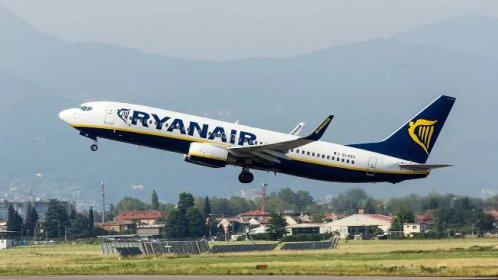 Soubor:Ryanair - Boeing 737-800 - EI-EKV - Orio al Serio International Airport-7872.jpg – Wikipedie