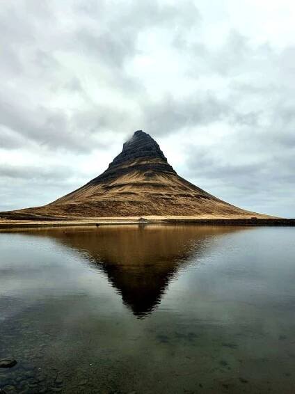 Kirkjufell by Piotr Krajewski