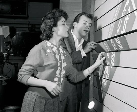 Annette Funicello, Bobby Darin - Bandstand - Z filmu