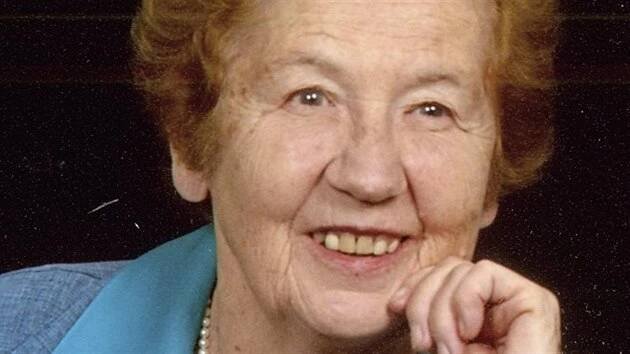 Eva Haňková. Třiadevadesátiletá dáma, jež prožila dětství a mládí ve Žďáře, žije po emigraci v americkém městě Kalamazoo. Ještě pod dívčím jménem Neugebauerová se proslavila, když ji jako tříletou držel v náručí prezident Masaryk. Poté, co s tímto motivem vyšla v roce 1938 známka, stala se tehdejší gymnazistka středem pozornosti.