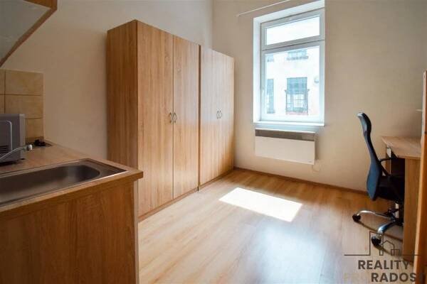 Pronájem bytu 1+kk 25 m², Hybešova, Brno - Staré Brno