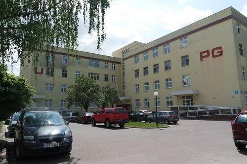 Foto • Pardubická nemocnice, budova č. 3 - porodnice, gynekologie, urologie (Padiglione o reparto ospedaliero) • Mapy.com