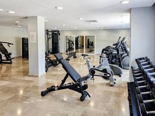 Fitness centrum a/nebo fitness zařízení v ubytování Esperides Beach Resort