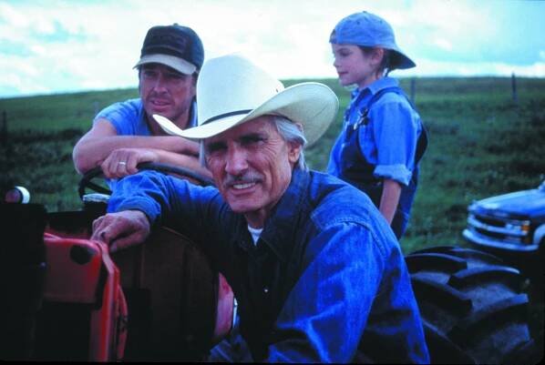 Seduction in a Small Town - Z filmu - Brian McNamara, Dennis Weaver