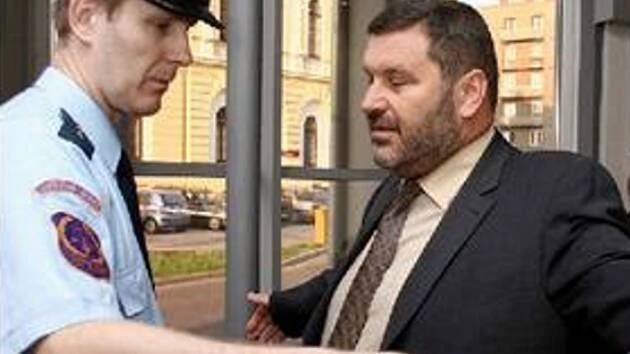 Úplatkářská kauza exsenátora Nováka mizí do ztracena