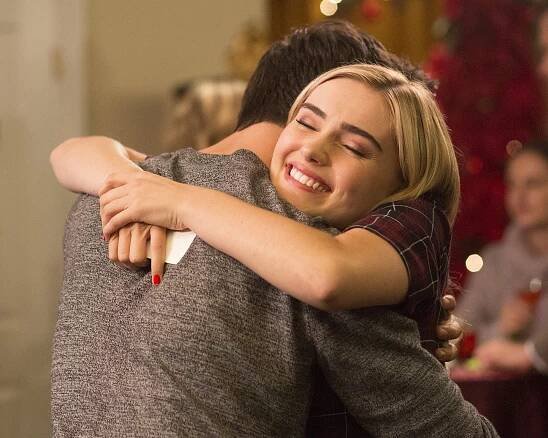 Americká manželka - Jak zachránit Vánoce - Z filmu - Meg Donnelly