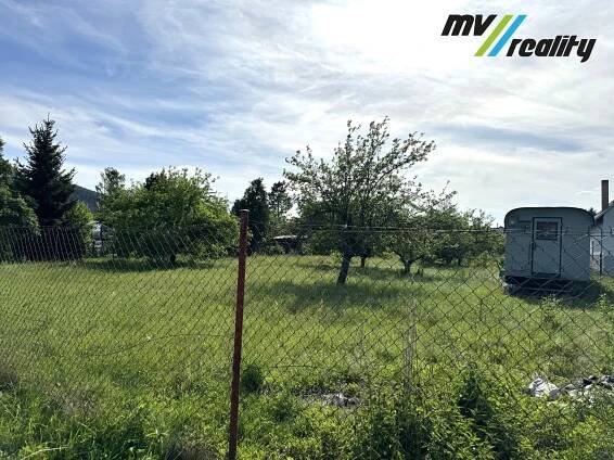 Prodej stavebního pozemku 1 210 m²