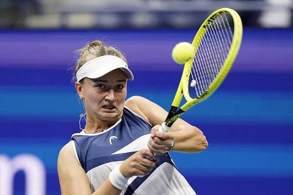 Zvláštní zápas bez výměn. Krejčíková na US Open vypadla se Sabalenkovou