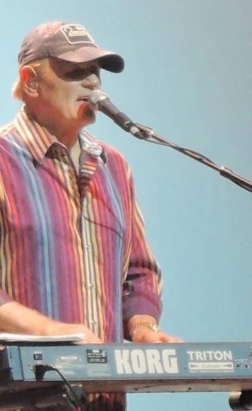 Bruce Johnston of the Beach Boys performs at the Borgata in Atlantic City. (Photo by Mike Morsch)
