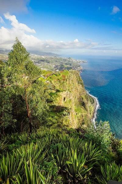 Cabo Girao Skywalk in Madeira: Glass Floor with Cliff Views