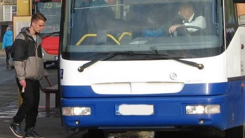 Výluka vlaků z Křenovic do Brna. O víkendu pojedou náhradní autobusy