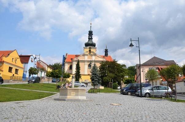 V Mnichovicích mají nový sběrný dvůr i most