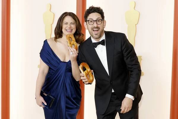 Katie Lowes and Adam Shapiro 