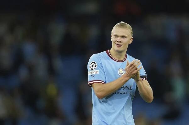 Jako Ibra! Nebo Cruijff? Úžasný gól, smekl kouč před nezastavitelným Haalandem