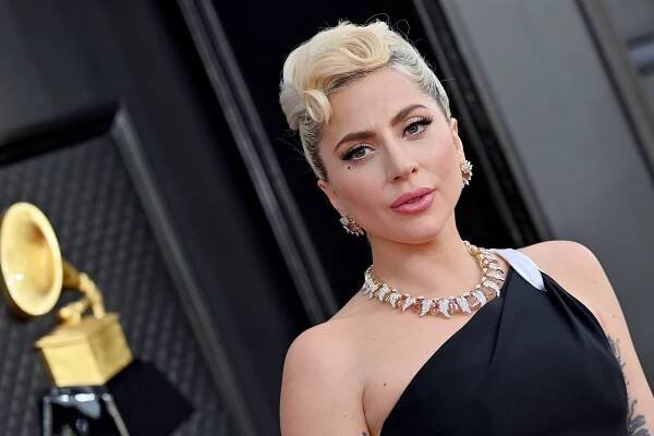 Změna image Lady Gaga: Z královny provokatérek je skutečná lady