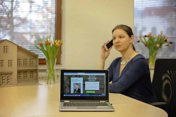 Mgr.Lenka Rosochová - lektorka LinkedIn a hypoteční expertka