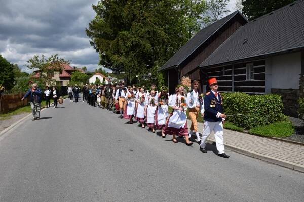 Kácení máje - Oficiální stránky obce Kameničky