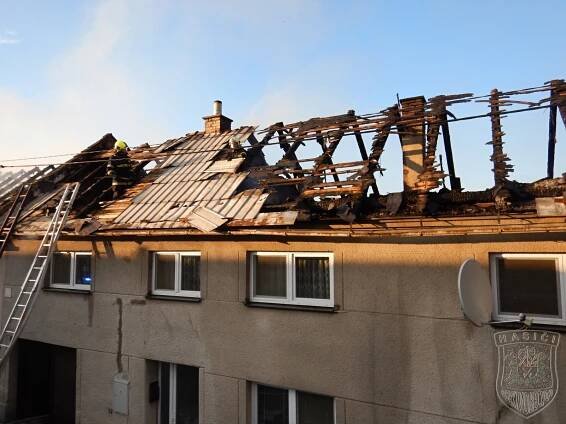 Požár střech RD Jezernice – Přední Familie