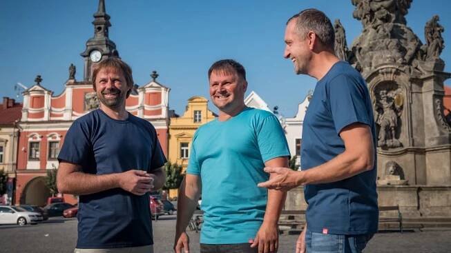 Bavlněná revoluce: U piva vymysleli oblečení, na kterém není vidět ani pot, ani špína