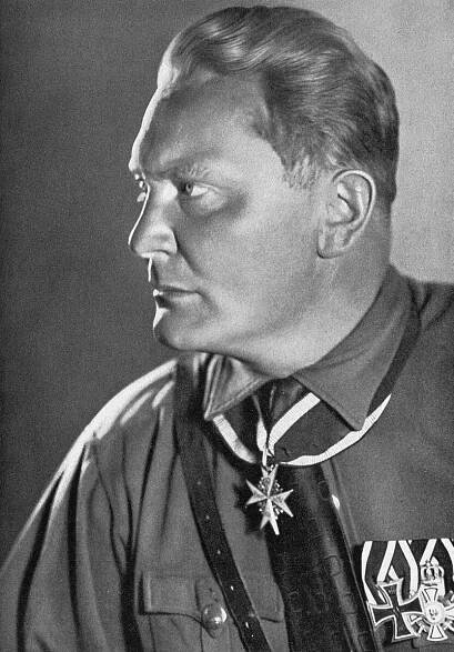 Soubor:Bundesarchiv Bild 102-13805, Hermann Göring.jpg