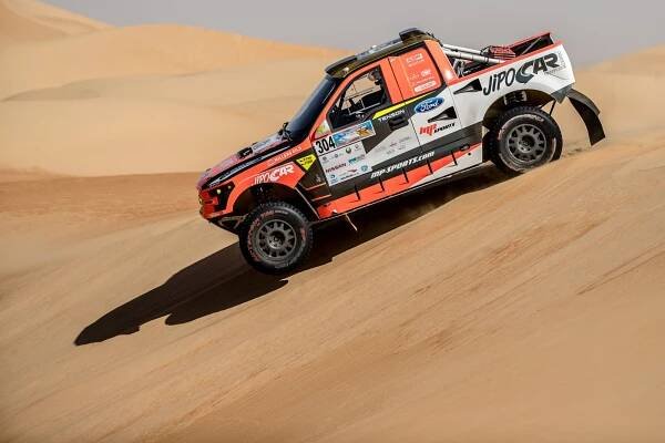 Nová posádka pro Dakar? První soutěž Prokop s Pabiškou vyhráli